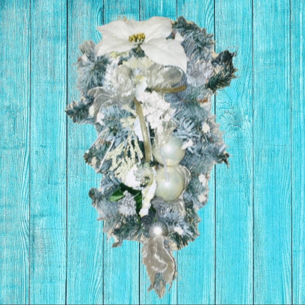 NEW Blue/White Winter Christmas Holiday Floral Spray Hangable Centerpiece 🎉HP🎉 - Picture 16 of 16